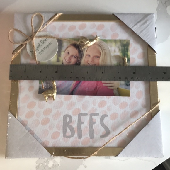 4/$20 Magnetic Board Gold Framed With Llama Magnets “BFFS” New Gift Set - Picture 10 of 11